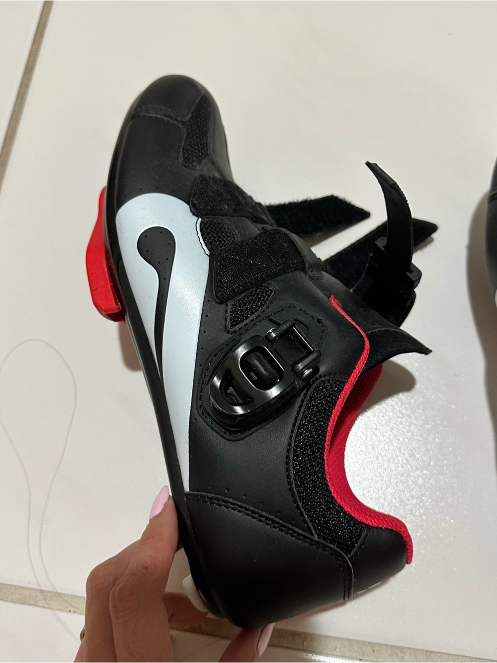 Peloton women Black and Red Cycling Shoe with Secure Dial Closure